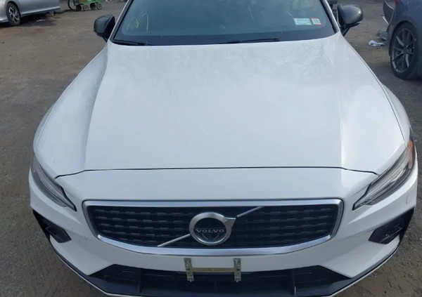 Volvo S60 cena 48000 przebieg: 94965, rok produkcji 2019 z Warszawa małe 37